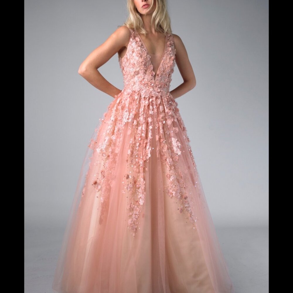 Basix Black Label Sleeveless Ball Gown